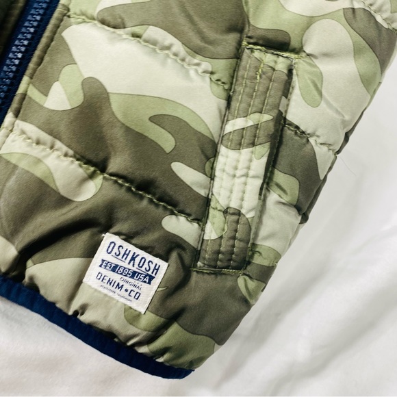 OshKosh B’Gosh Lightweight Green Camo Vest Size 3T Trimmed in Navy Pockets EUC - Picture 3 of 7